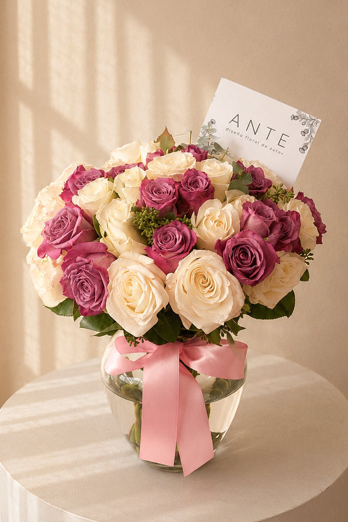 50-rosas-moradas-blancas-cdmx-envía-flores-guapa-con-flores