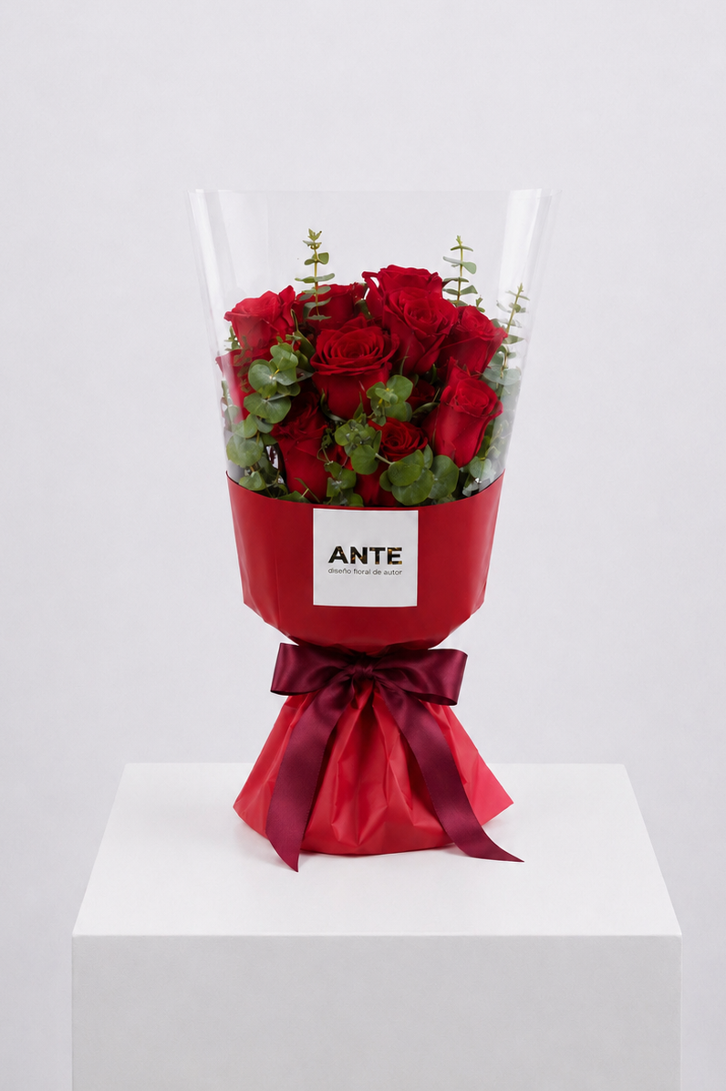 Bouquet de 12 rosas rojas | ANTE diseño floral de autor